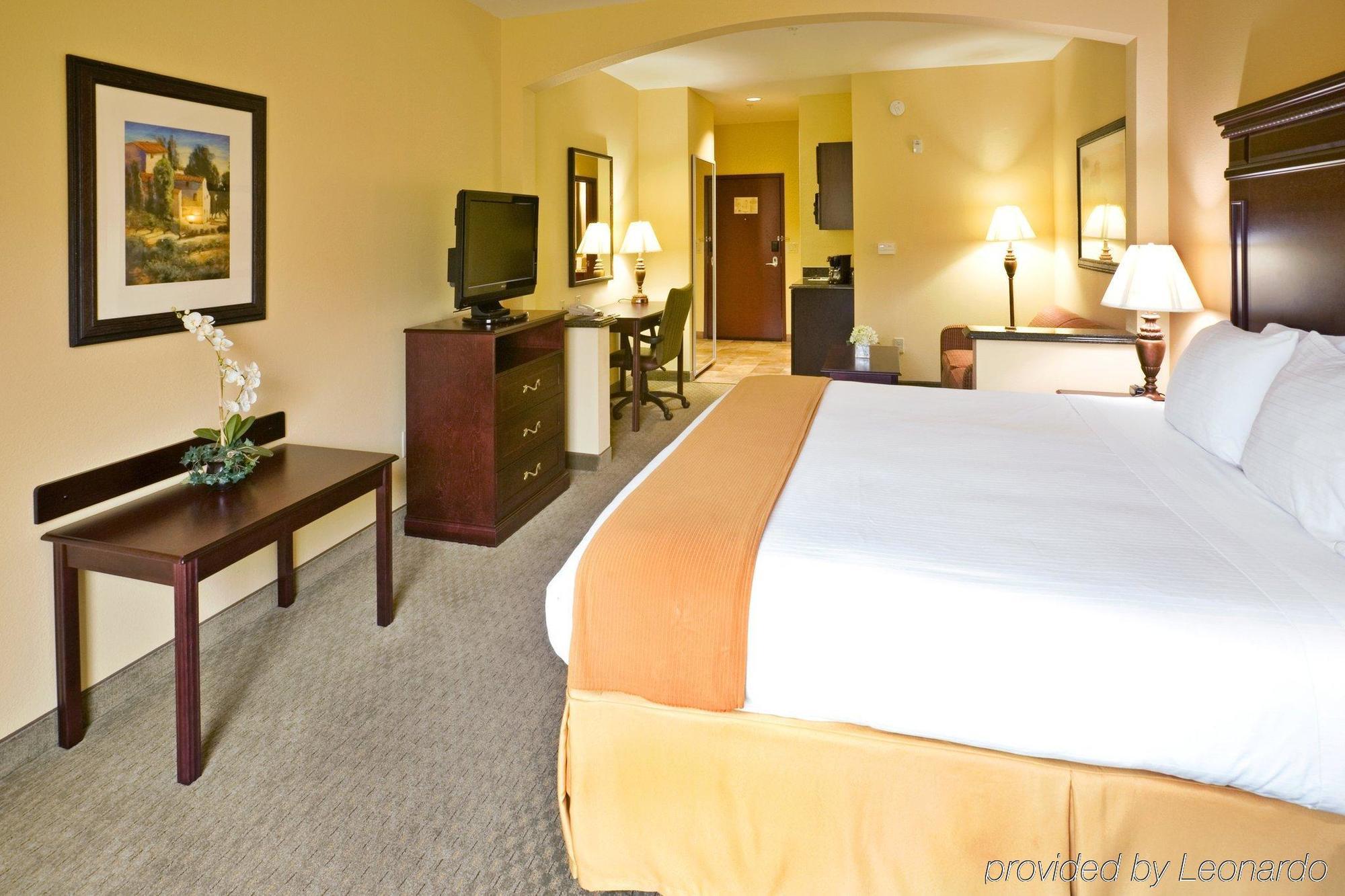 Holiday Inn Express & Suites Texarkana, An Ihg Hotel Номер фото